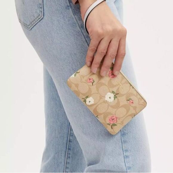 Corner Zip Wristlet In Signature Canvas With Floral Print Wallet Bag Purse